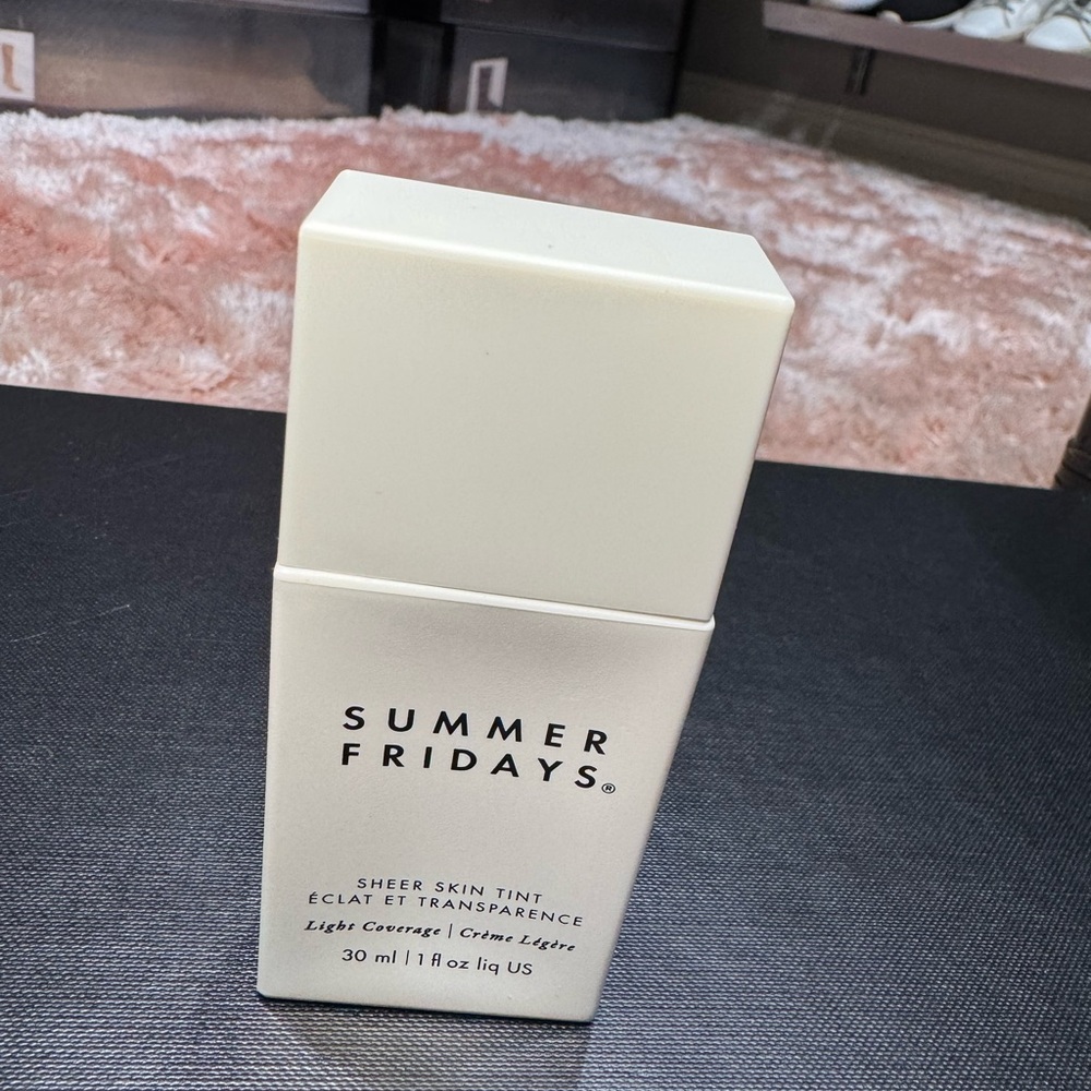Summer Fridays, sheer skin tint light coverage shade 3 - Picture 5 of 6
